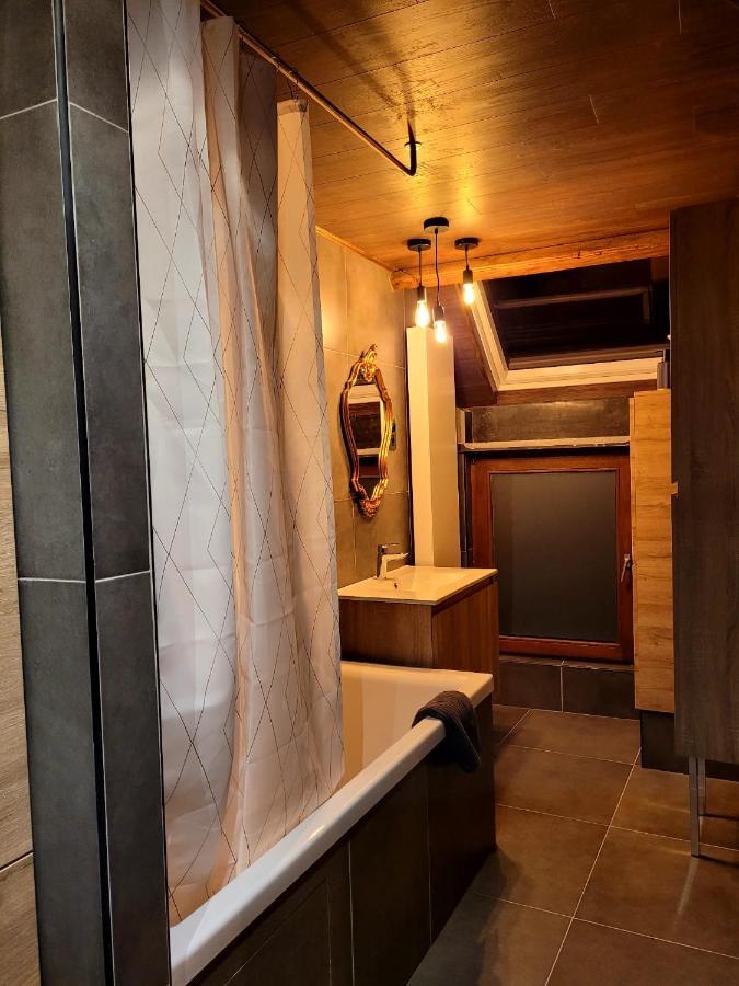 Chez Claude Appartement Cozy Climatise Pour 4 Personnes Tout Confort Ath Exterior photo